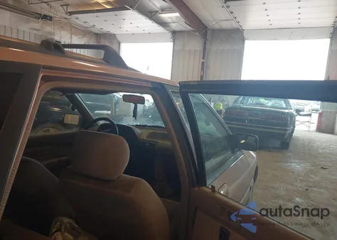 1994 Ford Escort Lx/Sport from USA, damaged, VIN 1FARP15J3RW212935